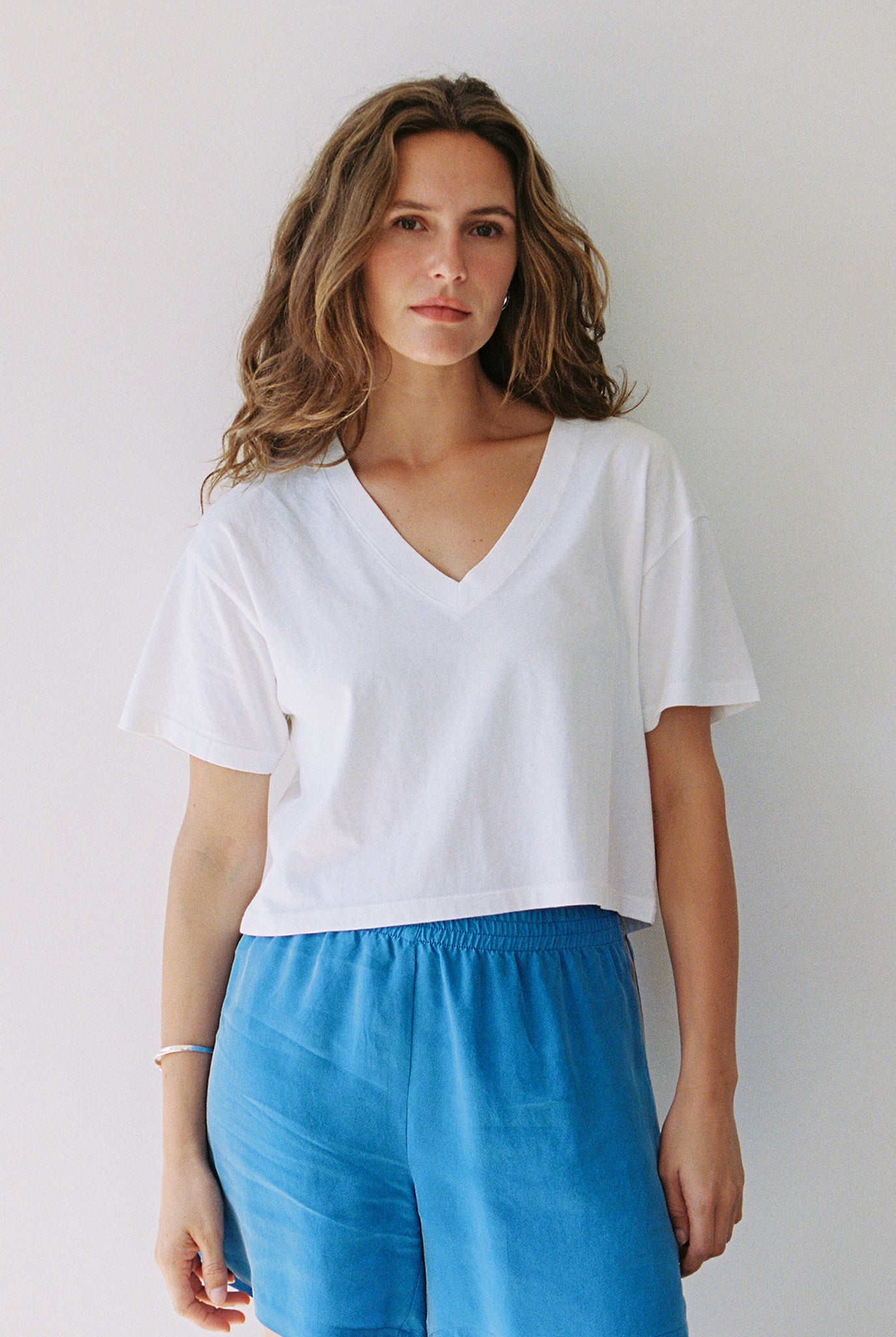 Deep V Tee | Organic Cropped Tee – LA RELAXED